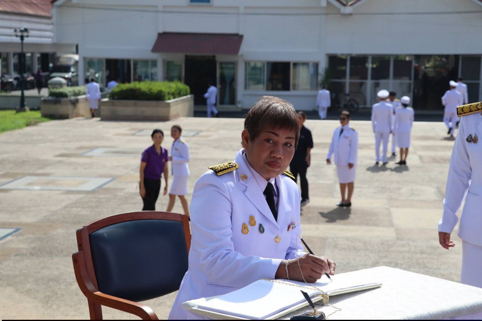 title - ศูนย์ส่งเสริมและพัฒนาอาชีพเสริมนอกภาคการเกษตร (ศพส.) จัดพิธีถวายเครื่องราชสักการะ วางพานพุ่ม และพิธีลงนามถวายพระพรชัยมงคลเฉลิมพระเกียรติ เนื่องในโอกาสมหามงคลเฉลิมพระชนมพรรษา สมเด็จพระนางเจ้าสุทิดา พัชรสุธาพิมลลักษณ พระบรมราชินี วันที่ 3 มิถุนายน 2569
